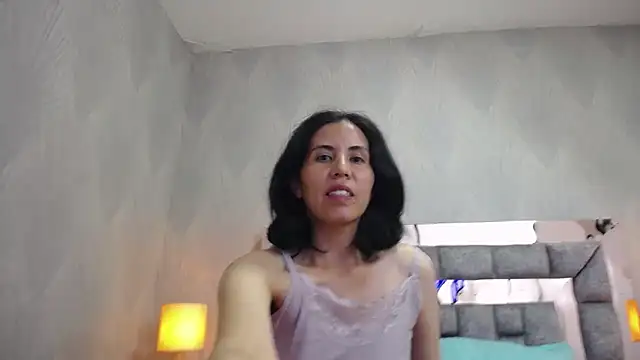 GiselaZivic online show from 05/07/26, 06:33