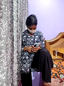 Student12th online show from 11/19/25, 04:51