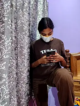 Student12th online show from 11/24/25, 05:02