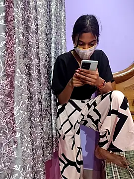 Student12th online show from 11/14/25, 04:54