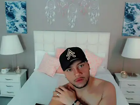 sebastian cruz  online show from 11/14/25, 02:21