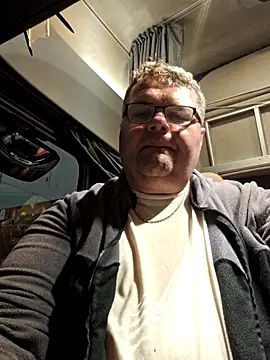 Snapshot of Grase44 chatting on 11/29/25, 03:50 Grase44 online show from 11/29/25, 03:50