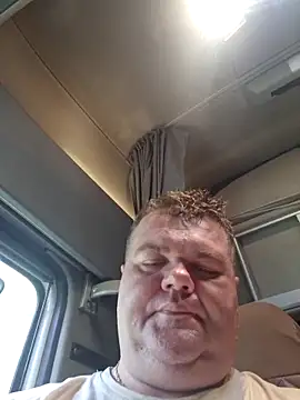 Snapshot of Grase44 chatting on 12/17/25, 11:15 Grase44 online show from 12/17/25, 11:15