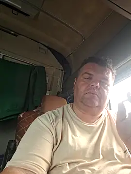 Snapshot of Grase44 chatting on 11/17/25, 03:05 Grase44 online show from 11/17/25, 03:05