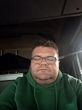 Snapshot of Grase44 chatting on 11/10/25, 02:05 Grase44 online show from 11/10/25, 02:05