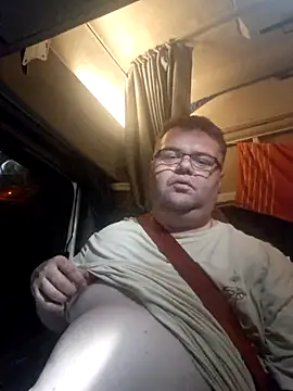 Snapshot of Grase44 chatting on 11/26/25, 02:55 Grase44 online show from 11/26/25, 02:55