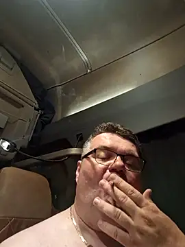 Snapshot of Grase44 chatting on 11/27/25, 03:40 Grase44 online show from 11/27/25, 03:40