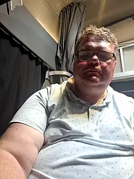 Snapshot of Grase44 chatting on 12/04/25, 12:26 Grase44 online show from 12/04/25, 12:26