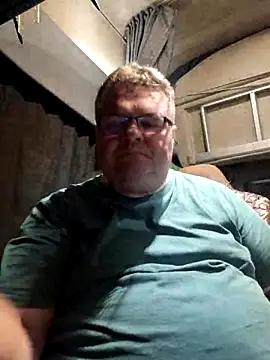 Snapshot of Grase44 chatting on 12/21/25, 06:42 Grase44 online show from 12/21/25, 06:42