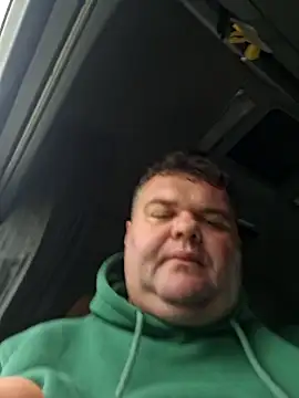 Snapshot of Grase44 chatting on 11/24/25, 11:32 Grase44 online show from 11/24/25, 11:32