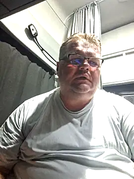 Snapshot of Grase44 chatting on 11/12/25, 09:18 Grase44 online show from 11/12/25, 09:18