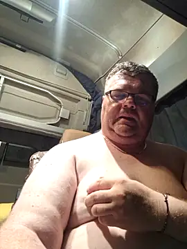 Snapshot of Grase44 chatting on 11/29/25, 10:43 Grase44 online show from 11/29/25, 10:43