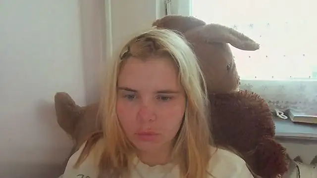 Snapshot of HornyElena chatting on 06/21/26, 03:07 HornyElena online show from 06/21/26, 03:07