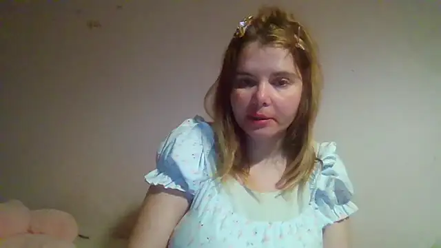 Snapshot of HornyElena chatting on 11/07/25, 05:28 HornyElena online show from 11/07/25, 05:28