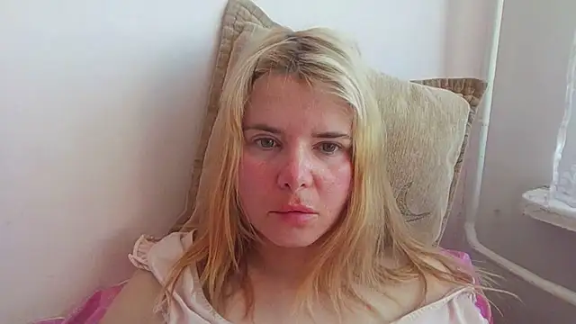 HornyElena online show from 04/17/26, 10:18