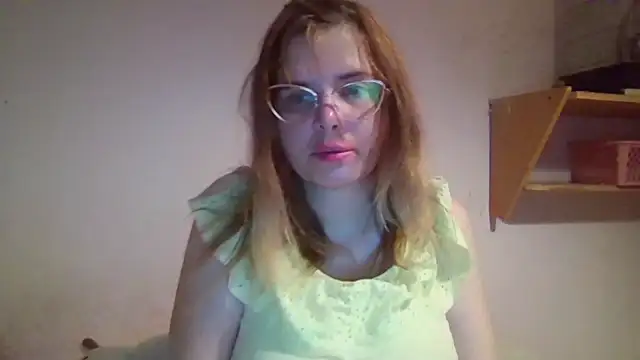 Snapshot of HornyElena chatting on 11/13/25, 07:07 HornyElena online show from 11/13/25, 07:07