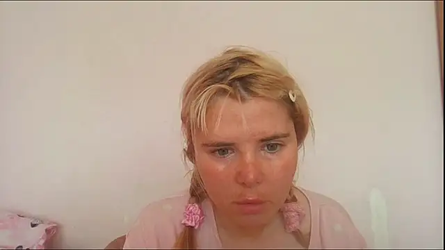 Snapshot of HornyElena chatting on 06/16/26, 08:14 HornyElena online show from 06/16/26, 08:14