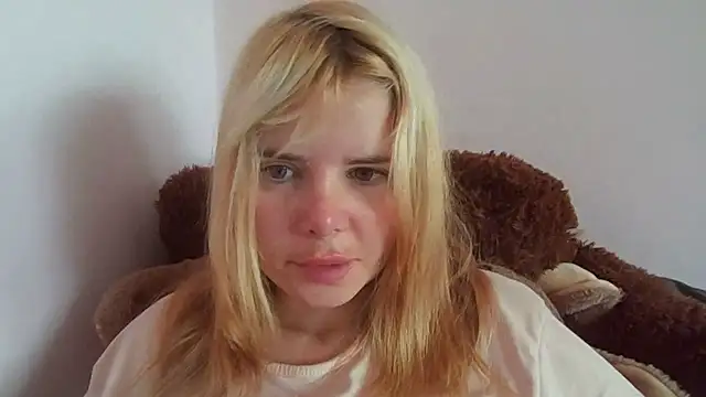 Snapshot of HornyElena chatting on 07/06/26, 08:10 HornyElena online show from 07/06/26, 08:10