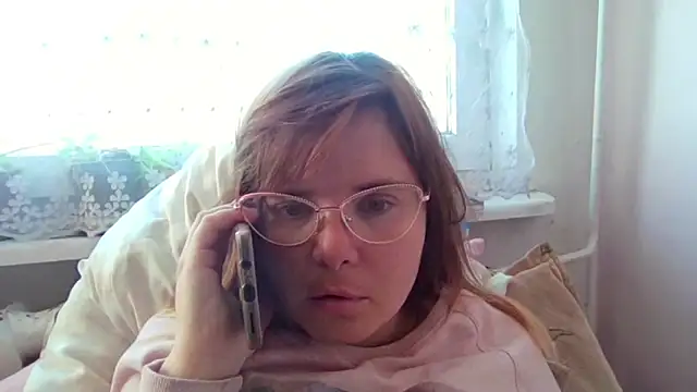 Snapshot of HornyElena chatting on 11/27/25, 10:48 HornyElena online show from 11/27/25, 10:48