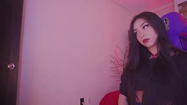 ivette k online show from 11/12/25, 01:15