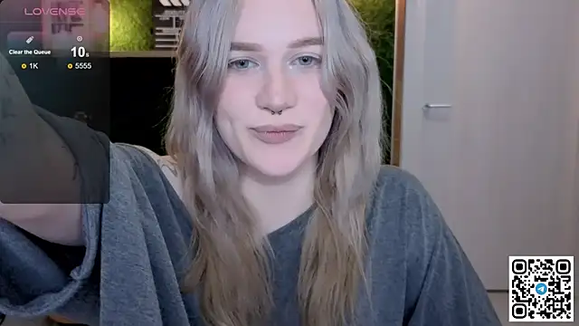 Snapshot of eshleeygreen chatting on 06/08/26, 10:32 eshleeygreen online show from 06/08/26, 10:32