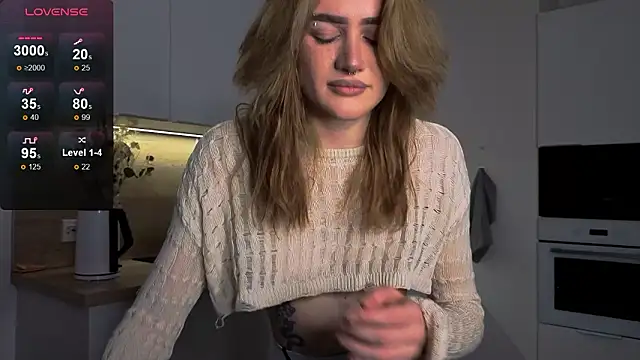 Snapshot of eshleeygreen chatting on 02/20/26, 08:00 eshleeygreen online show from 02/20/26, 08:00