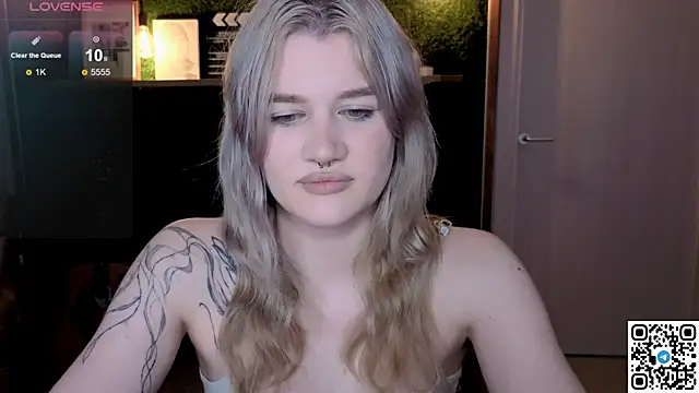 Snapshot of eshleeygreen chatting on 06/25/26, 11:54 eshleeygreen online show from 06/25/26, 11:54