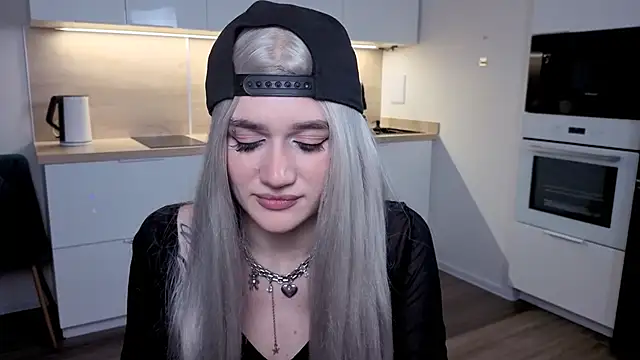 eshleeygreen online show from 12/04/25, 03:44