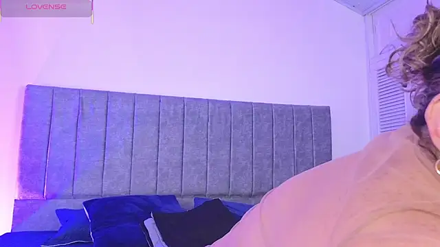 CurvyRosse  online show from 12/15/25, 12:11