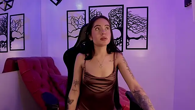 Eiimy Milleer  online show from 01/14/26, 03:48