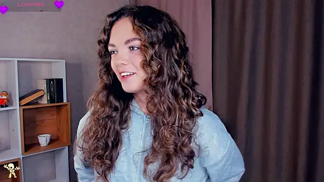 LaurelSatunas online show from 11/13/25, 04:38