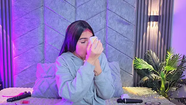  ViolletteNoir  online show from 11/30/25, 08:59