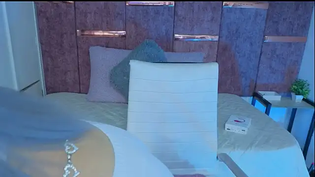  ViolletteNoir  online show from 01/10/26, 08:26