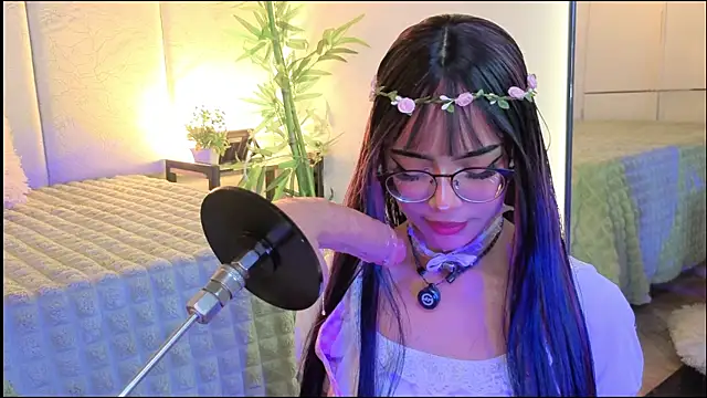  ViolletteNoir  online show from 04/12/26, 02:31