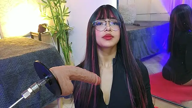 Snapshot of _ViolletteNoir_ chatting on 05/17/26, 02:06 ViolletteNoir online show from 05/17/26, 02:06