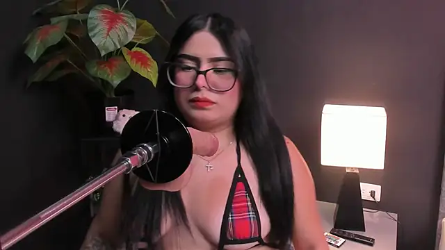 Amy whittee online show from 03/08/26, 03:43