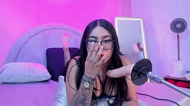 Amy whittee online show from 11/11/25, 07:30