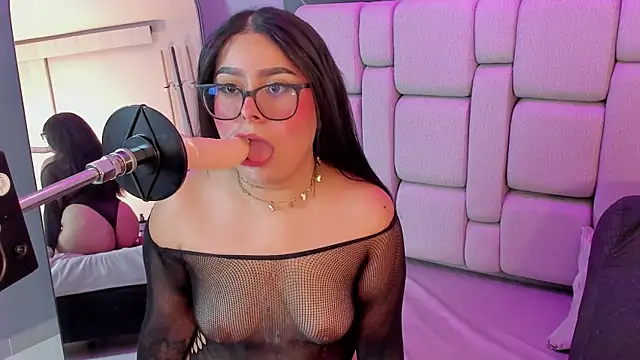 Amy whittee online show from 12/13/25, 08:04