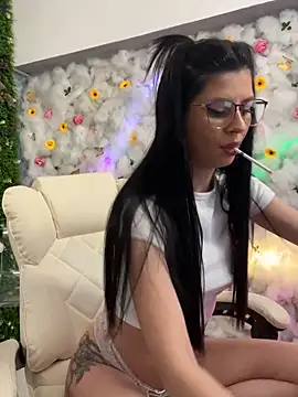 Candy T33n online show from 12/04/25, 04:39