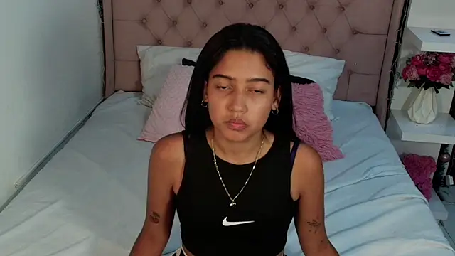 cheerry moon online show from 12/17/25, 09:53