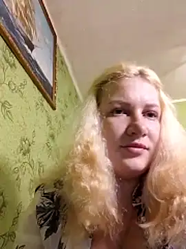 Snapshot of Steshaa chatting on 11/07/25, 05:17 Steshaa online show from 11/07/25, 05:17