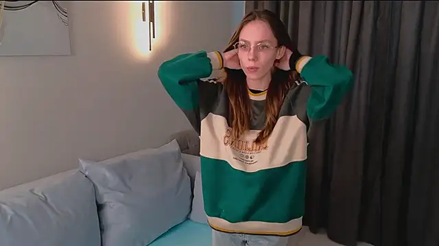 JuliaPeters online show from 12/03/25, 08:03