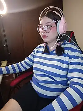 Snapshot of Michi_sauria1 chatting on 07/15/26, 12:56 Michi sauria1 online show from 07/15/26, 12:56