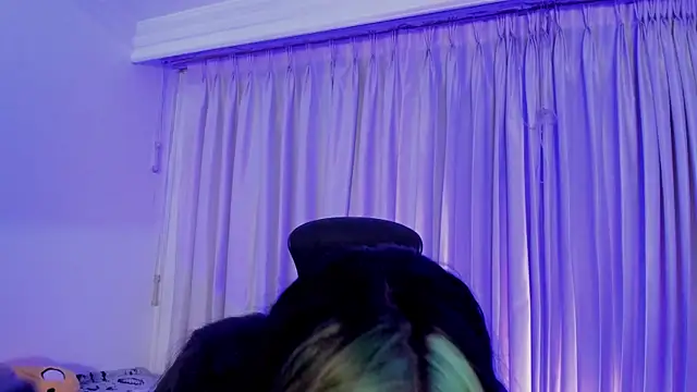 Lilith Zenith  online show from 12/14/25, 04:40