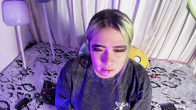 Lilith Zenith  online show from 02/09/26, 04:10