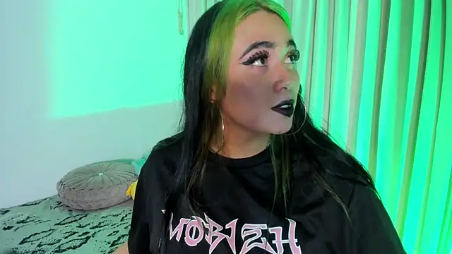 Lilith Zenith  online show from 12/05/25, 04:33