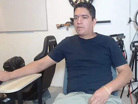 yayo 33 online show from 11/06/25, 01:53