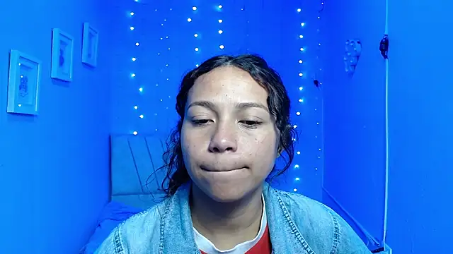 monika 256 online show from 11/11/25, 01:06