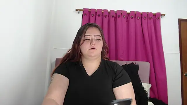 Snapshot of Miiss--Start chatting on 11/11/25, 01:17 Miiss--Start online show from 11/11/25, 01:17