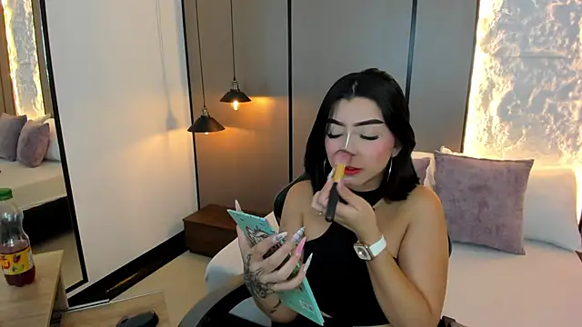 coral rosse  online show from 11/22/25, 07:24